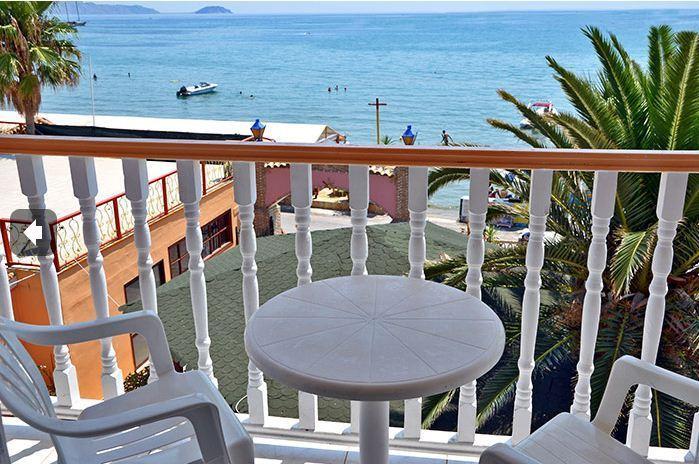 Turtle Beach Agios Sostis  Rom bilde